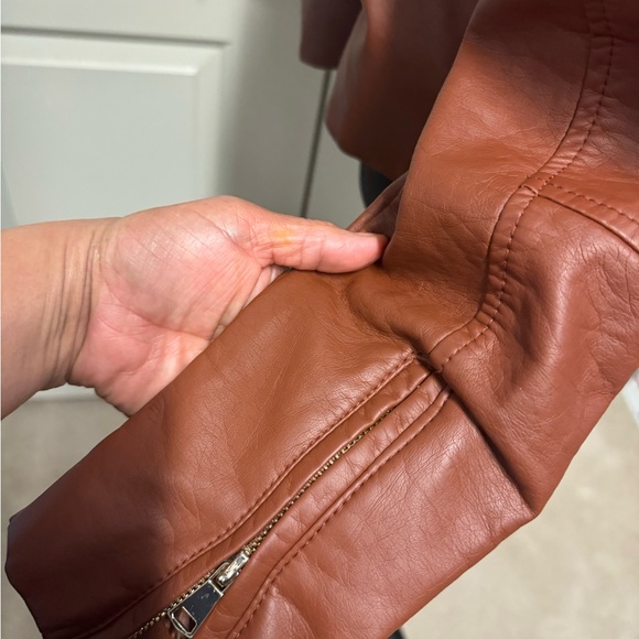 New York & company brown faux leather jacket with fur collar - Picture 3 of 7